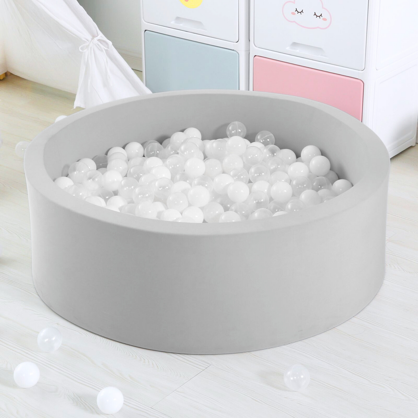Luxe Foam Ball Pit + 200 Balls