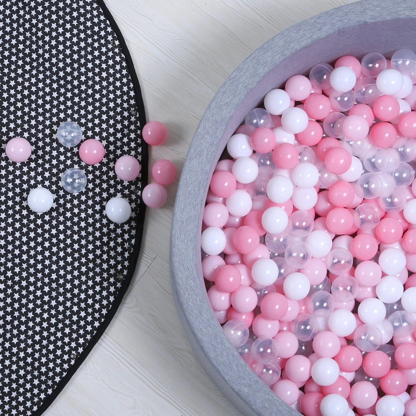 Luxe Foam Ball Pit + 200 Balls