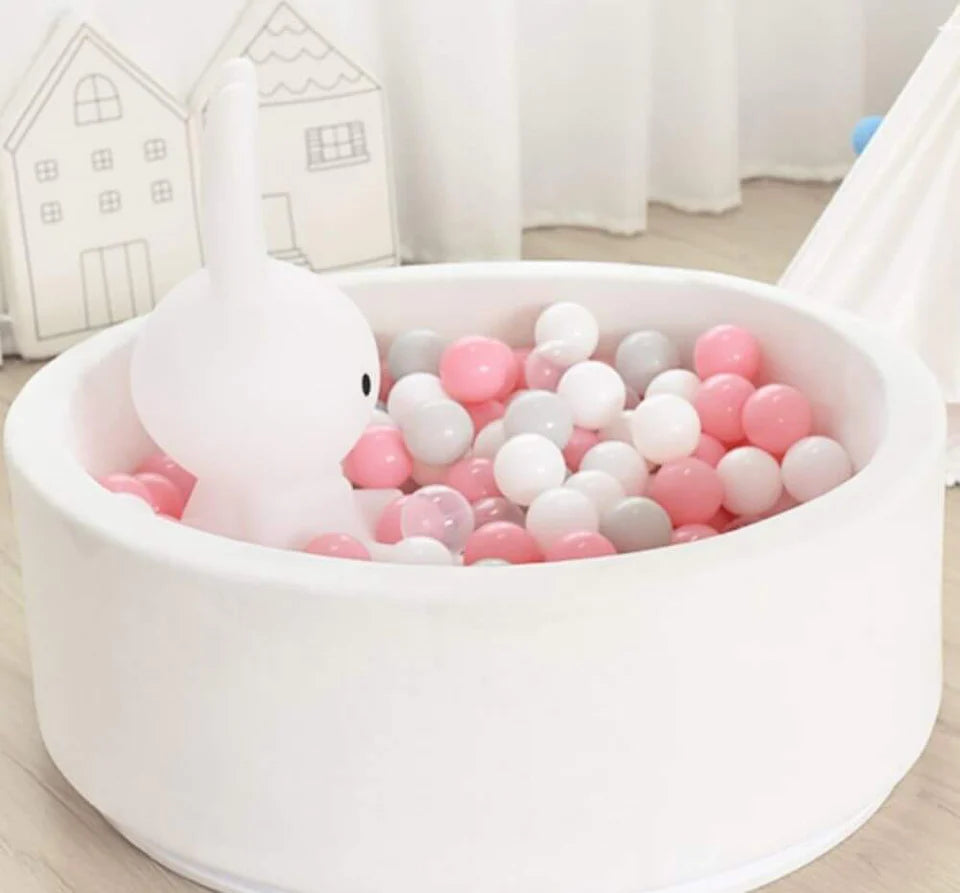 Luxe Foam Ball Pit + 200 Balls